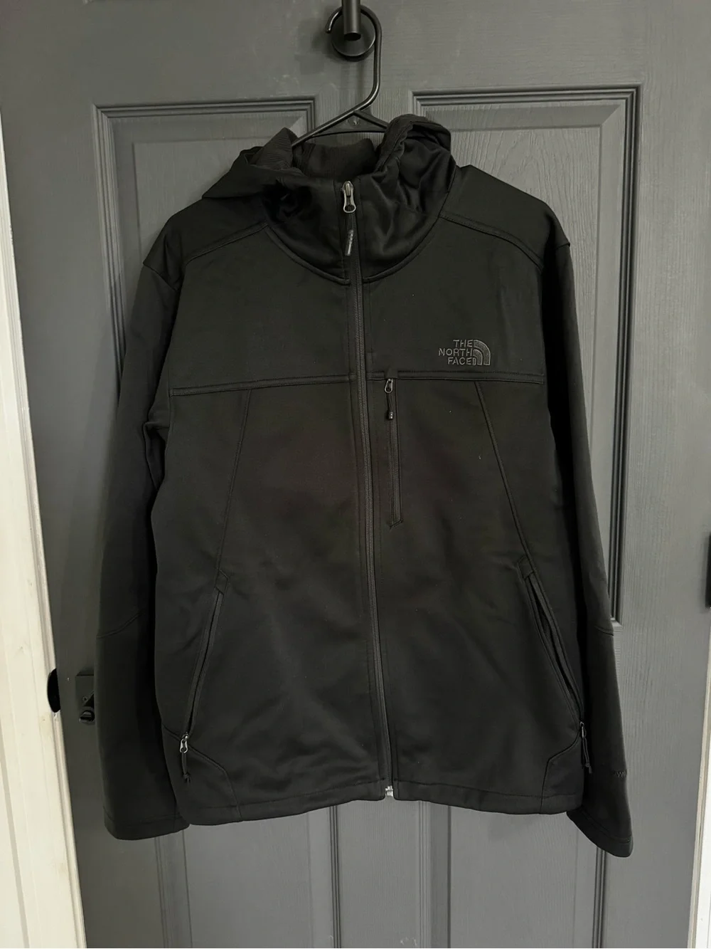 The North Face Men’s M Black Hooded Softshell Jacket Full Zip